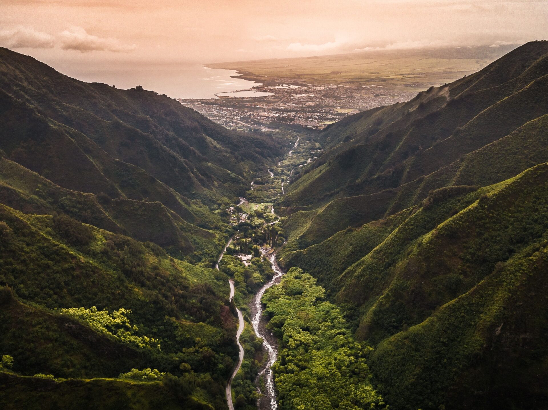 View out of Iao Valley into Kahului